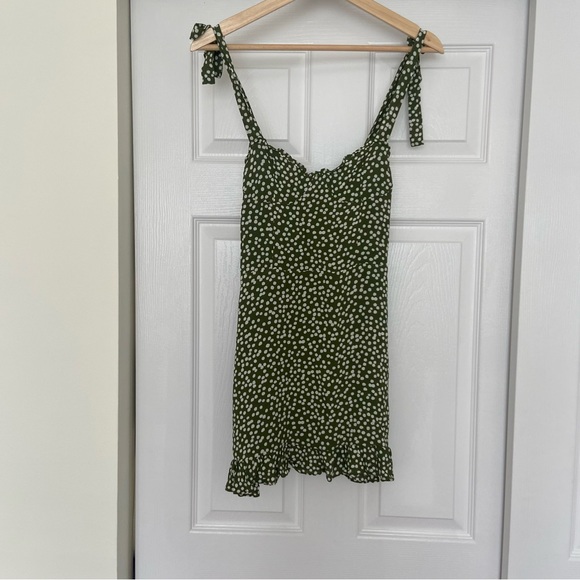 Reformation Christine dress in green - Picture 7 of 10